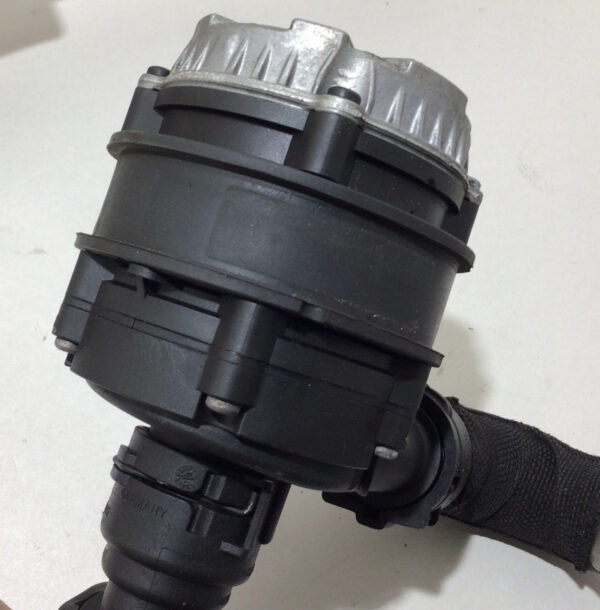 2015-2020 F80 F82 BMW M3 M4 S55 Auxiliary Water Pump w/ Lines / F8M01 - Image 2