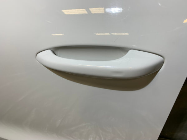 2015-2020 Porsche Macan Driver Front Door Assembly / White PM002 - Image 3