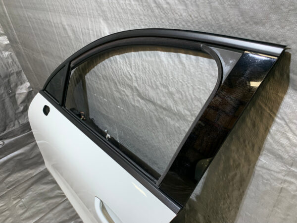 2015-2020 Porsche Macan Driver Front Door Assembly / White PM002 - Image 5