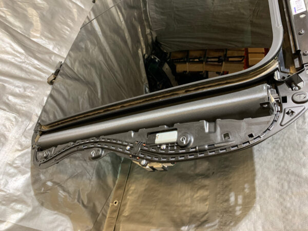 2015-2020 Porsche Macan Panoramic Sunroof Assembly w/ Motor / PM002 - Image 4