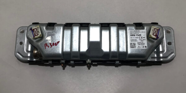 2016-2019 Mini Cooper F54 Clubman Passenger Knee Airbag SRS / R3007 - Image 3