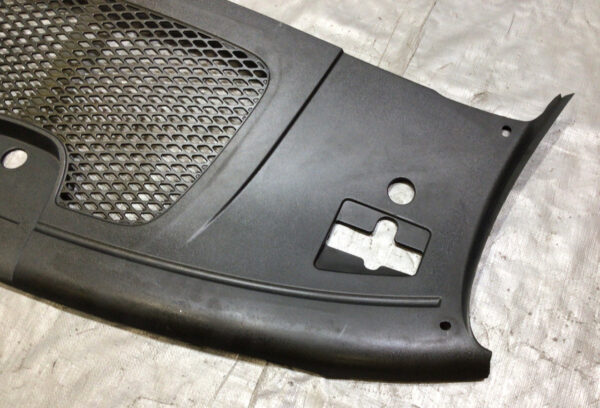 2017-2018 Porsche Macan Base 2.0l Radiator Cooling Shroud / Trim Panel / PM002 - Image 4