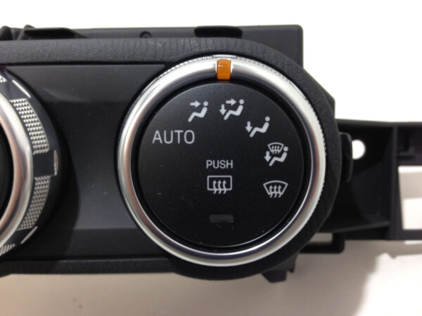 2017-2019 Fiat 124 Spider Abarth Automatic Climate Control Unit / FD002 - Image 3