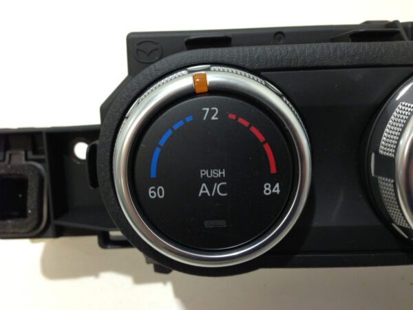 2017-2019 Fiat 124 Spider Abarth Automatic Climate Control Unit / FD002 - Image 5