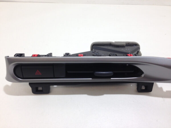 2017-2019 Fiat 124 spider Classica Dash Trim w/ Center Vent & Hazard / Silver / FD001 - Image 4