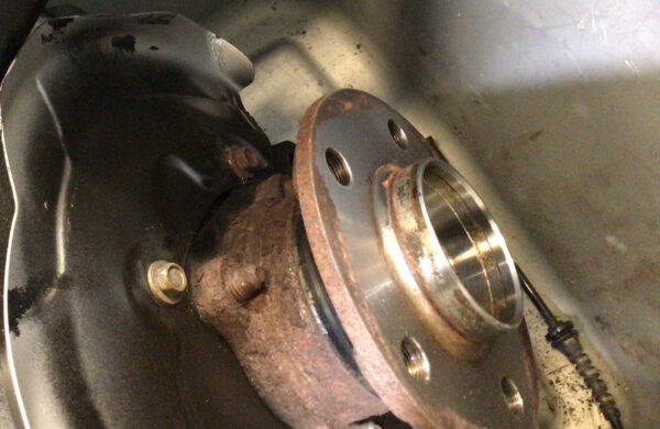 2017-2019 Mini Cooper F54 Clubman All4 Passenger Rear Trailing Arm Assembly / 47k / R3007 - Image 2