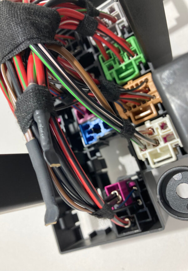 2017-2019 Porsche 718 Cayman Power Distribution Fuse Box / 982971706 / BC301 - Image 5