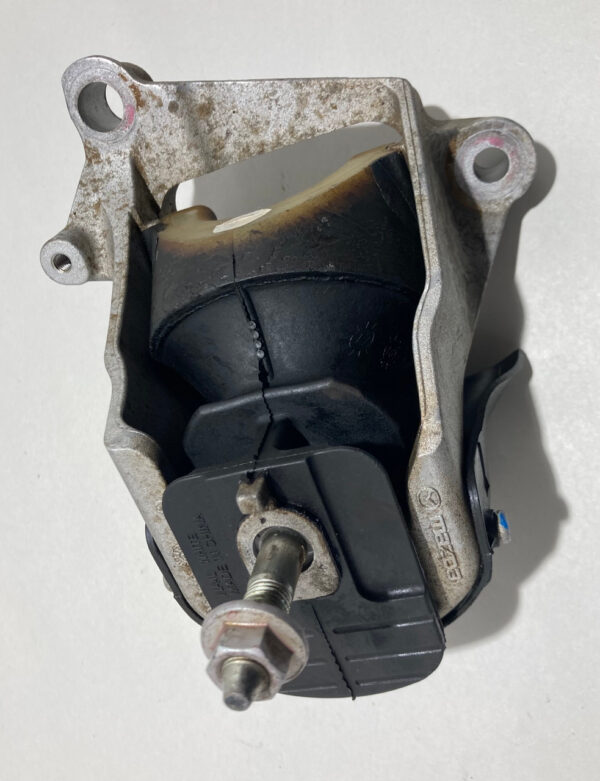 2017-2020 Fiat 124 Spider 1.4l Engine Motor Mount Support Bushings / Pair / OEM / 22K FD021 - Image 2