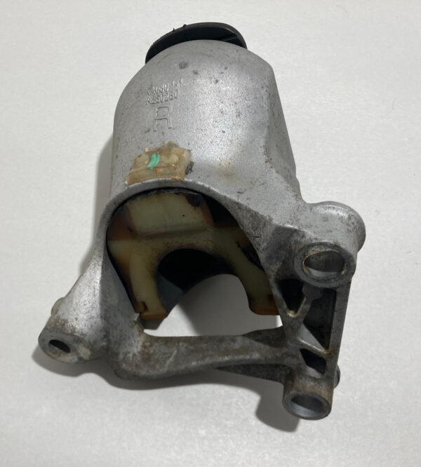 2017-2020 Fiat 124 Spider 1.4l Engine Motor Mount Support Bushings / Pair / OEM / 22K FD021 - Image 3