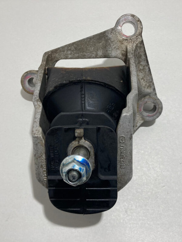 2017-2020 Fiat 124 Spider 1.4l Engine Motor Mount Support Bushings / Pair / OEM / 22K FD021 - Image 4