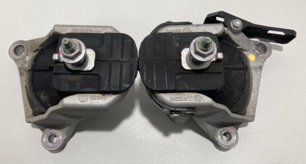 2017-2020 Fiat 124 Spider 1.4l Engine Motor Mount Support Bushings / Pair / OEM / FD020 - Image 2