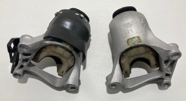 2017-2020 Fiat 124 Spider 1.4l Engine Motor Mount Support Bushings / Pair / OEM / FD020 - Image 4
