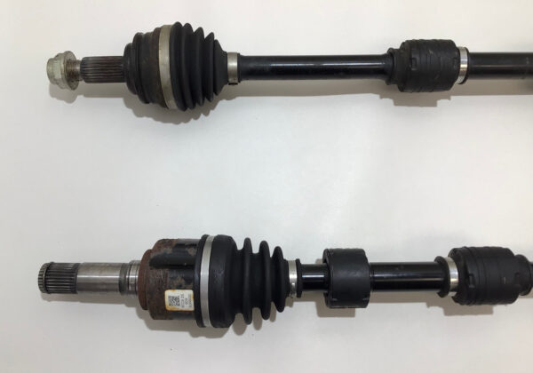 2017-2020 Fiat 124 Spider CV Axle Shafts / Automatic / Pair / 97K Miles / FD009 - Image 5