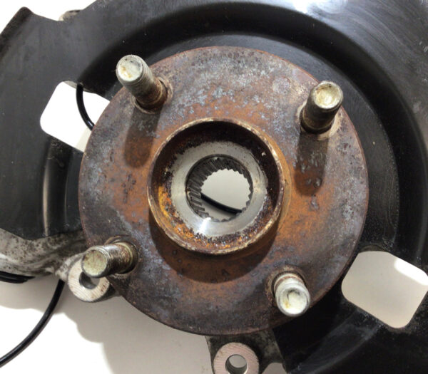 2017-2020 Fiat 124 Spider Driver Rear Knee Spindle / Hub / 49k / FD008 - Image 2