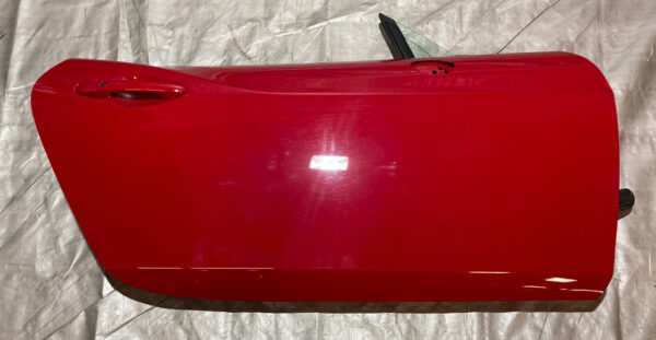 2017-2020 Fiat 124 Spider Passenger Side Door Assembly / Hypnotique Red FD020