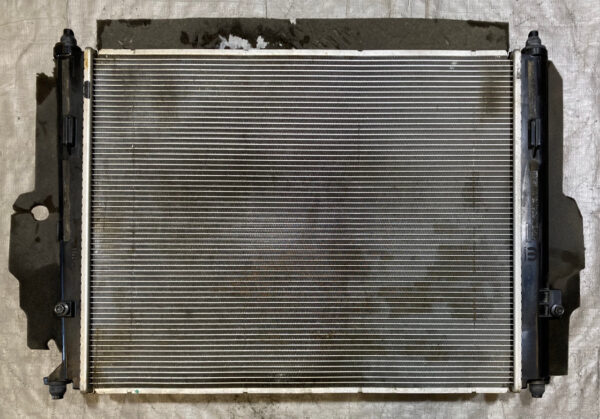 2017-2020 Fiat 124 Spider Radiator Assembly w/ Cooling Fan / Automatic / FD021 - Image 3