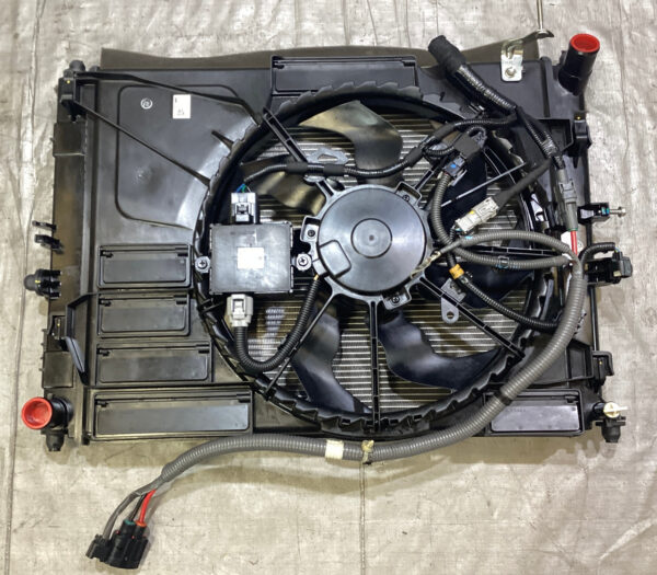 2017-2020 Fiat 124 Spider Radiator Assembly w/ Cooling Fan / Manual / FD019