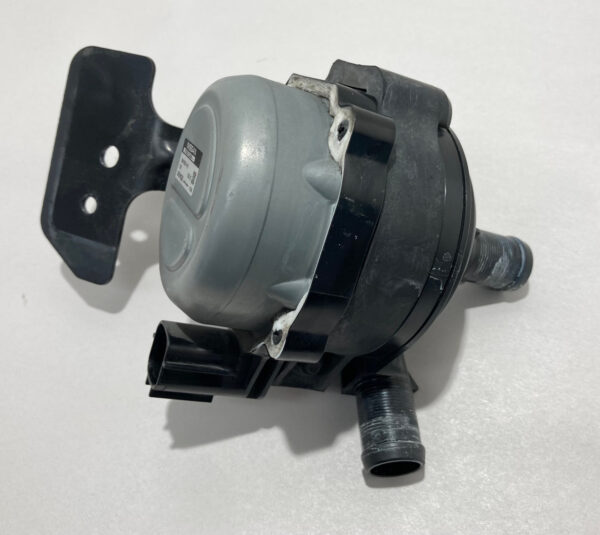 2017-2020 Infiniti Q60 3.0T Auxiliary Charge Air Cooler Water Pump / 255805CA6A / 75K IQ604 - Image 3