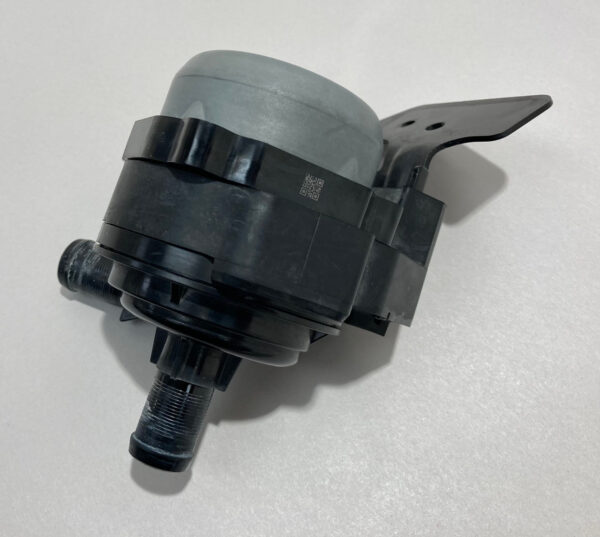 2017-2020 Infiniti Q60 3.0T Auxiliary Charge Air Cooler Water Pump / 255805CA6A / 75K IQ604 - Image 4