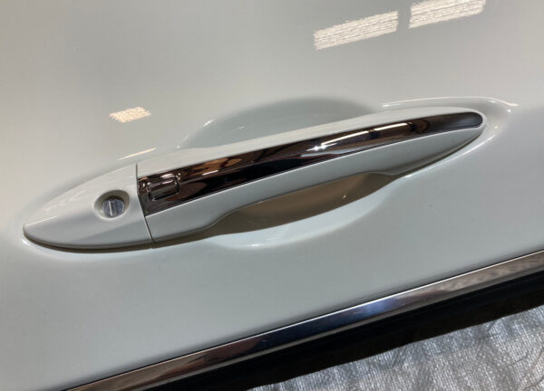 2017-2020 Infiniti Q60 Driver Door Assembly / Pure White IQ604 - Image 5