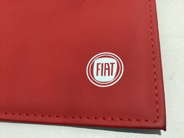 2018 Fiat 124 Spider Lusso Owner's Manual w/ Case / FD020 - Image 3