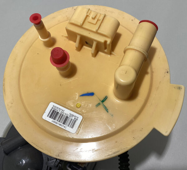 2018-2021 Jeep Wrangler JL 2.0l Fuel Pump Assembly / 52030307AC / 92K JL008 - Image 2