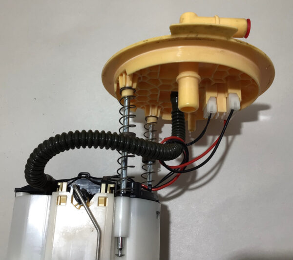 2018-2021 Jeep Wrangler JL 3.6l Fuel Pump Assembly / 52030306AD / 64K JL005 - Image 2