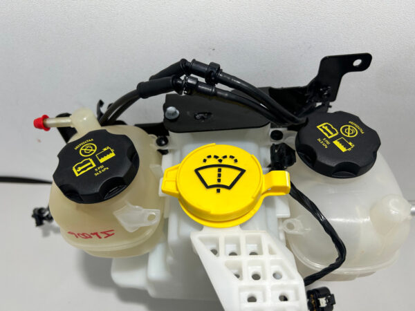 2018-2022 Jeep Wrangler JL Windshield Washer Reservoir w/ Rear Wiper / JL006