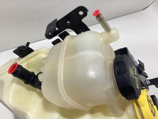 2018-2022 Jeep Wrangler JL Windshield Washer Reservoir w/ Rear Wiper / JL008 - Image 5