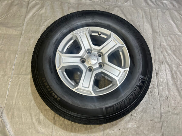2018-2023 Jeep Wrangler JL 17x7.5" 5 Spoke Wheel Rim w/ Michelin Tire / JK011