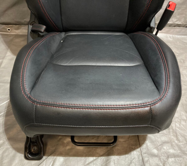 2018-2023 Jeep Wrangler JL Unlimited 4DR Rubicon Black Leather Front Seats / Red Stitching / Pair / JL008 - Image 3