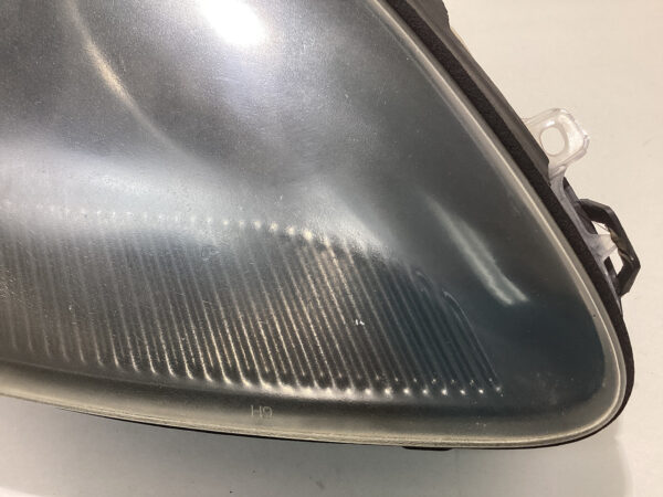 *DAMAGE* 2005-2013 Chevrolet Corvette C6 Passenger Side Xenon HID Headlight / C6015 - Image 2
