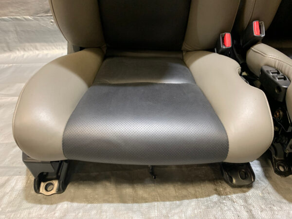 *DAMAGED* 2004-2007 Nissan 350Z Convertible Front Seats / Pair / Gray / 5Z008 - Image 4
