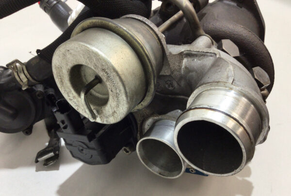 *DAMAGED* 2007-2010 Mini Cooper S Turbocharger Assembly Manifold / N14 R56 R55 / R2016 - Image 3