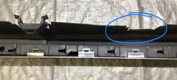 *DAMAGED* 2017-2021 FK8 Honda Civic Type R Driver Side Skirt / Rocker Molding / TR103 - Image 3