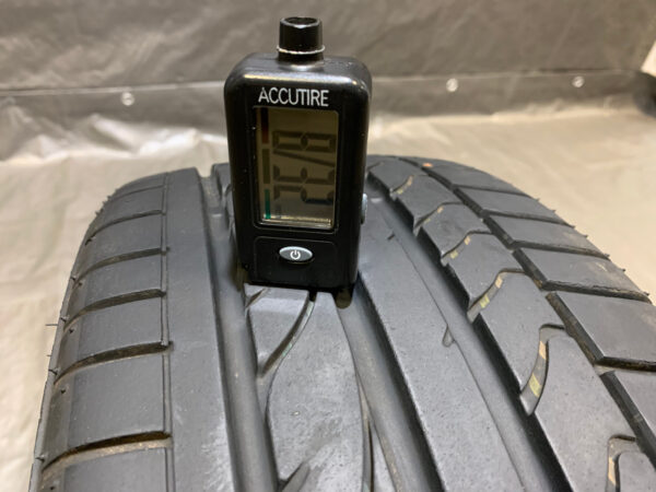Single 215/40R18 Bridgestone Potenza RE050A RFT Runflat Tire / USED / B1003 - Image 2