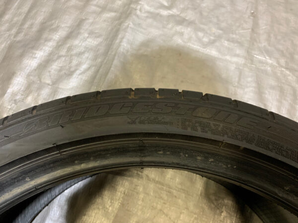 Single 215/40R18 Bridgestone Potenza RE050A RFT Runflat Tire / USED / B1003 - Image 4